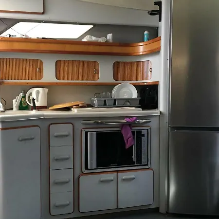 Ботель M/y Octapus *